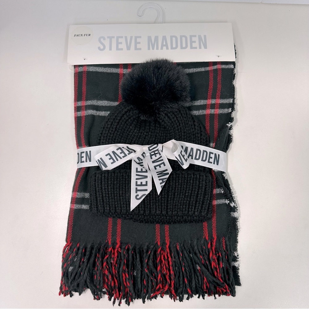 STEVE MADDEN Faur Fur Black Hat Red Black White Plaid Scarf Set NWT - Picture 6 of 6